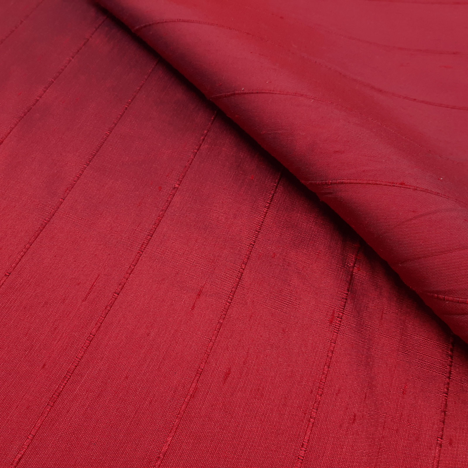 Sahco® B057 - Møbelstof og dekorationsstof - 100% silke – Ruby